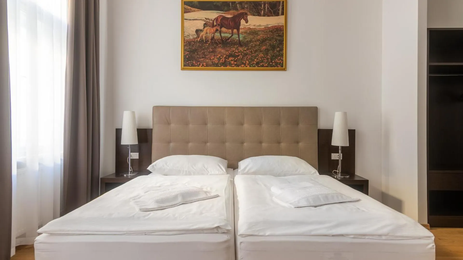 Riverside Palace Apartments Prag 0*,