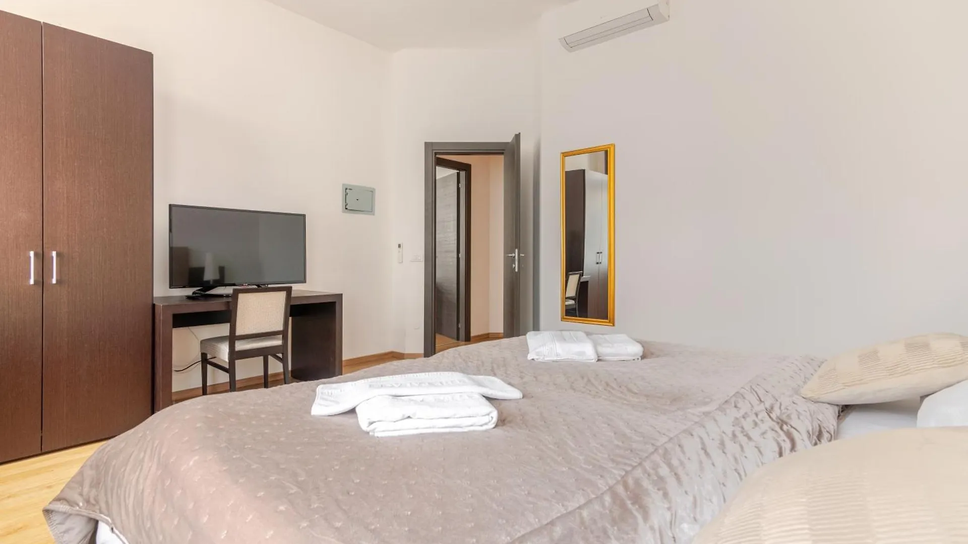 Riverside Palace Apartments Πράγα