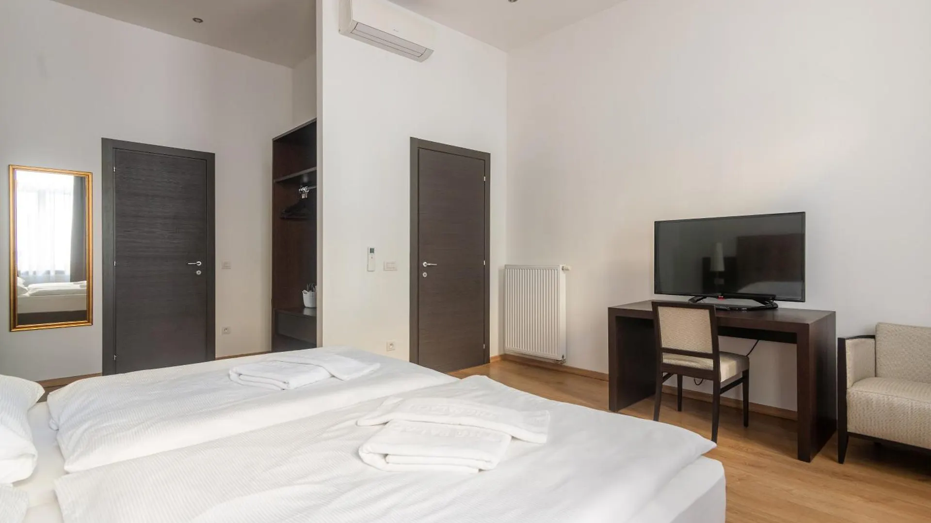 Riverside Palace Apartments Πράγα