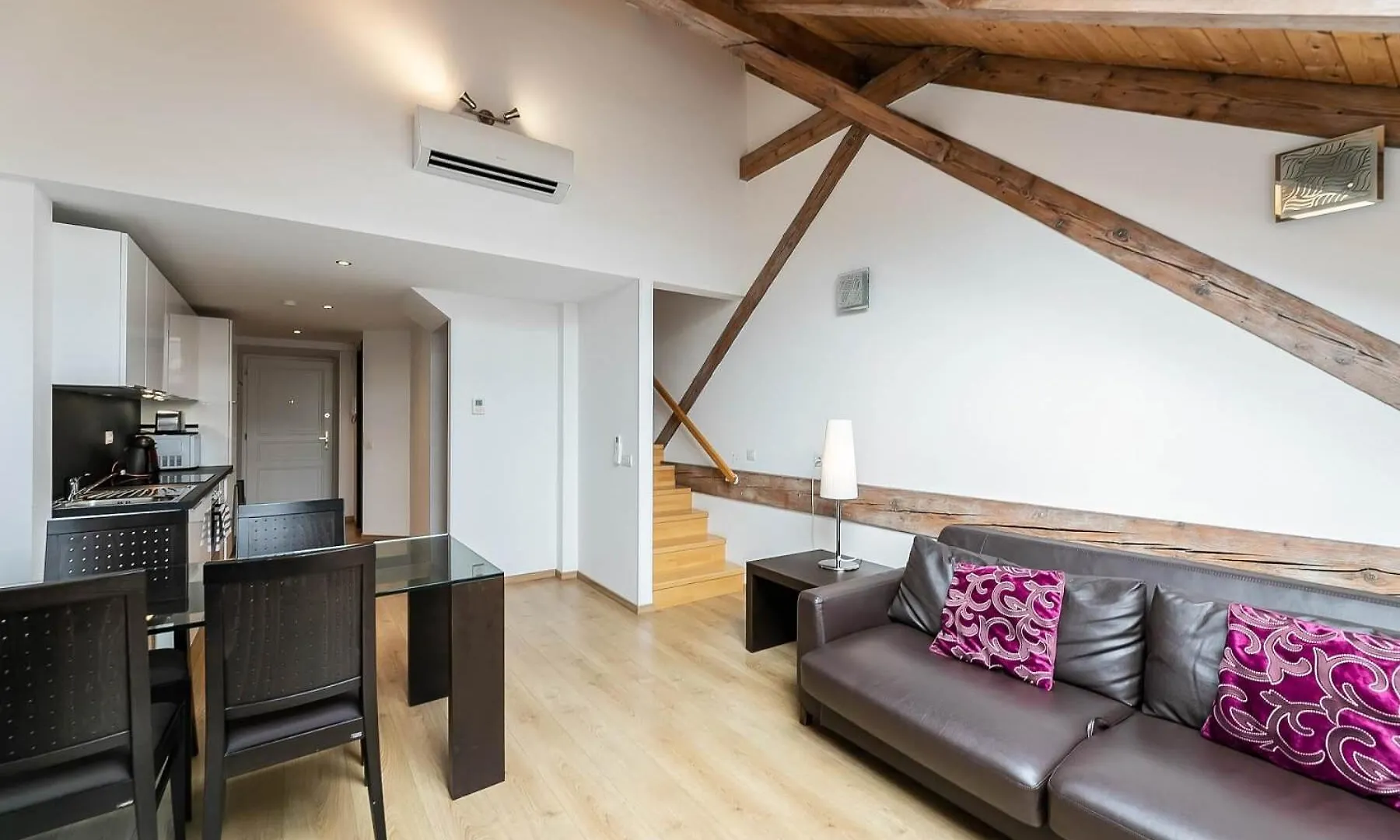 Riverside Palace Apartments Πράγα